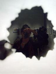 在他眼中沦陷,世界沦陷的悲怆画卷